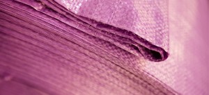 Telas de embalaje de polipropileno o fibras naturales.